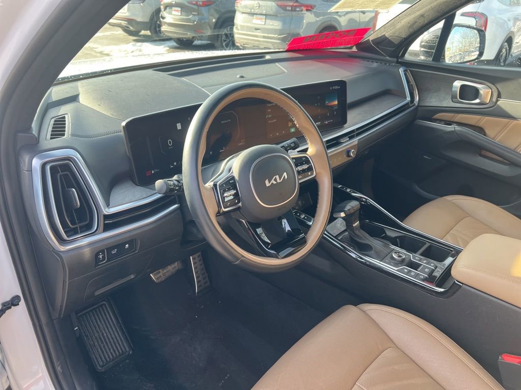 Certified 2025 Kia Sorento SX Prestige w/ Olive Brown Leather Package image 6
