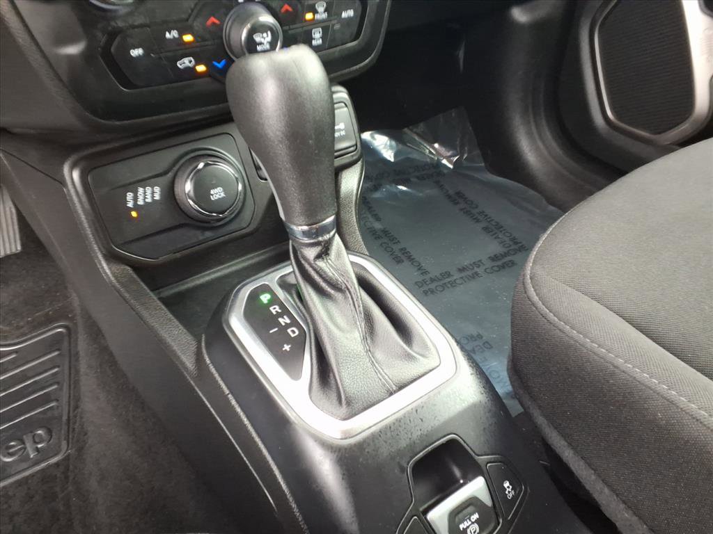 Used 2023 Jeep Renegade Latitude image 24