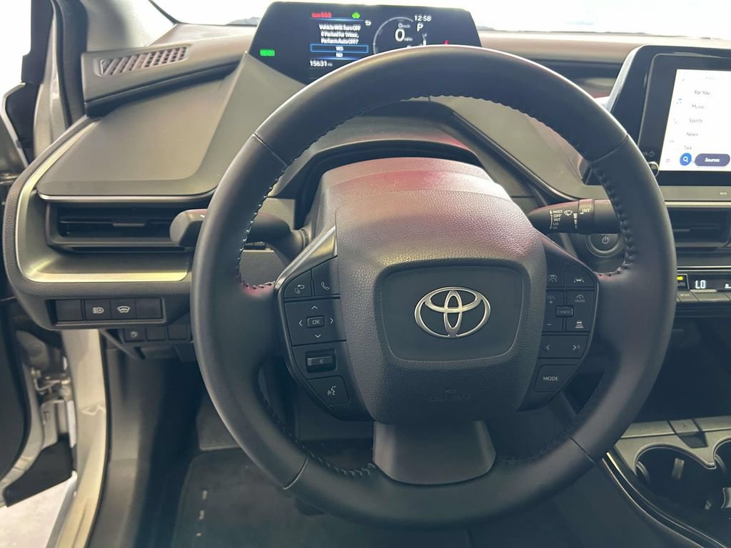 Certified 2025 Toyota Prius LE FWD image 16