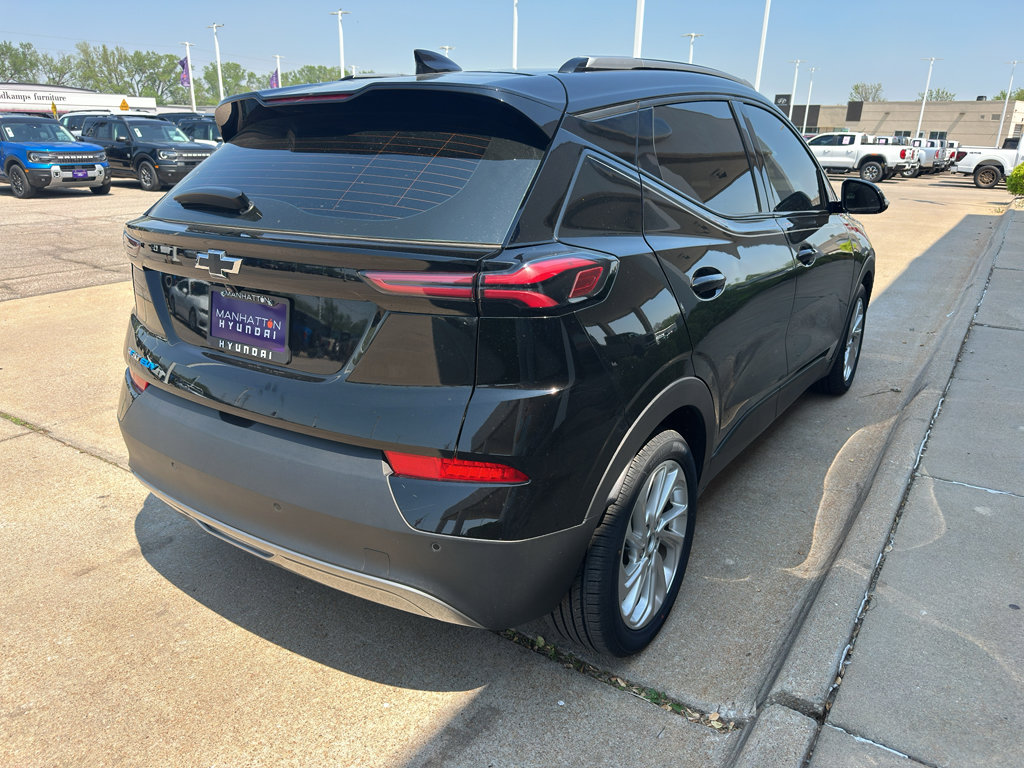 Used 2023 Chevrolet Bolt EUV LT w/ Driver Confidence Package FWD image 5