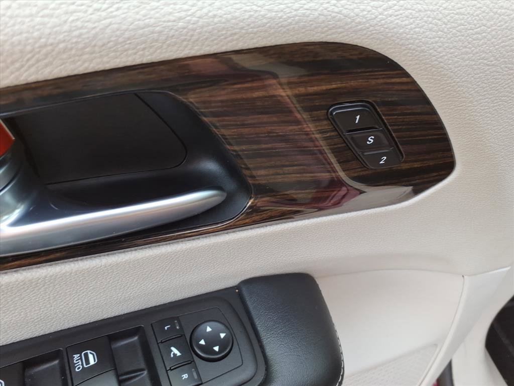 Used 2023 Chrysler Pacifica Limited image 27