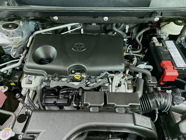 Used 2021 Toyota RAV4 LE image 27