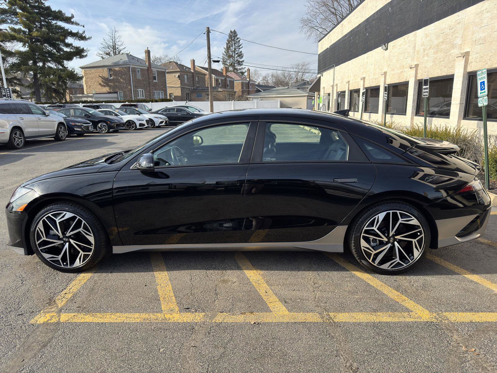 Used 2023 Hyundai Ioniq 6 SEL image 3