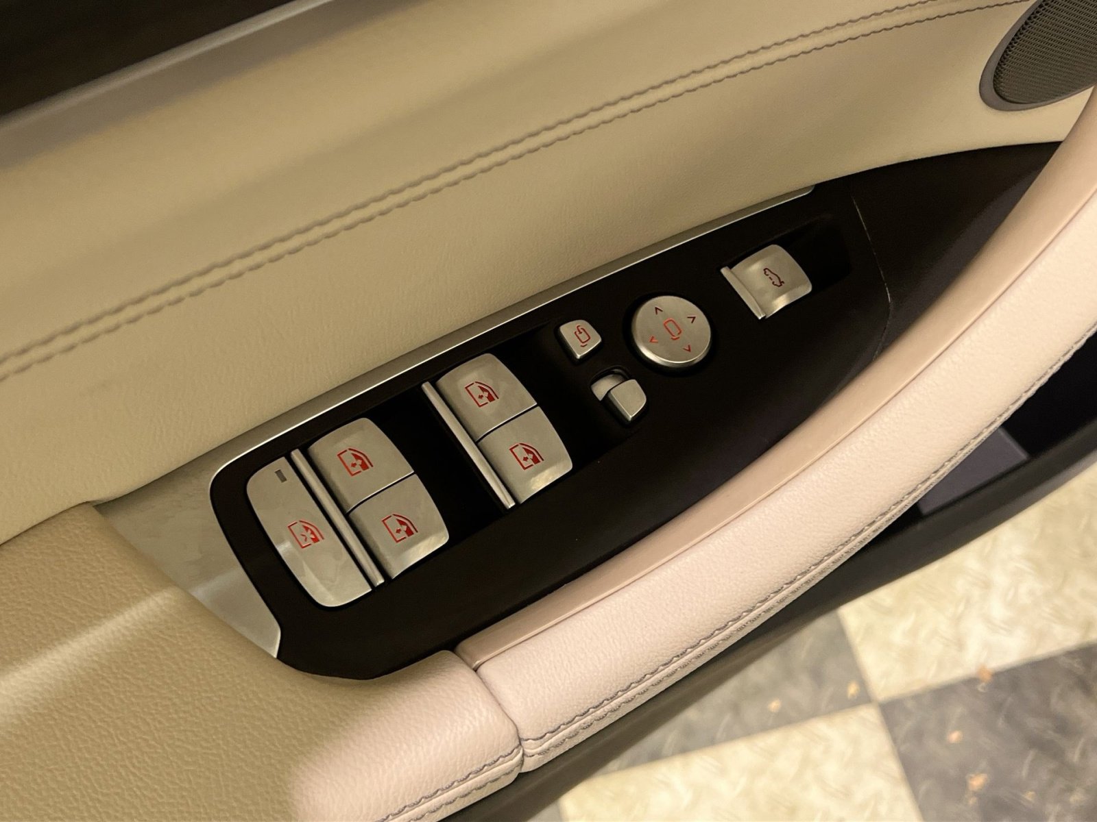 Used 2023 BMW X3 xDrive30i w/ M Sport Package image 33