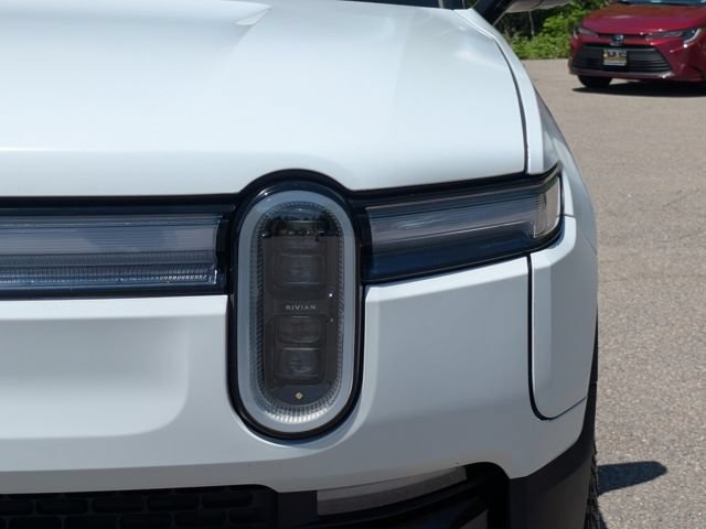 Used 2025 Rivian R1S Adventure AWD/4WD image 13
