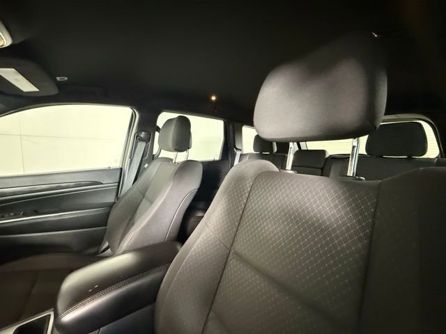 Used 2019 Jeep Grand Cherokee Laredo image 5