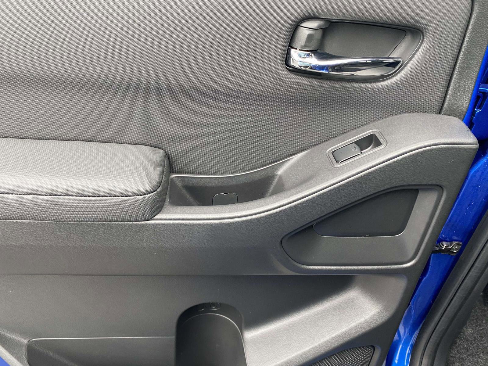 Used 2024 Nissan Frontier SL image 13