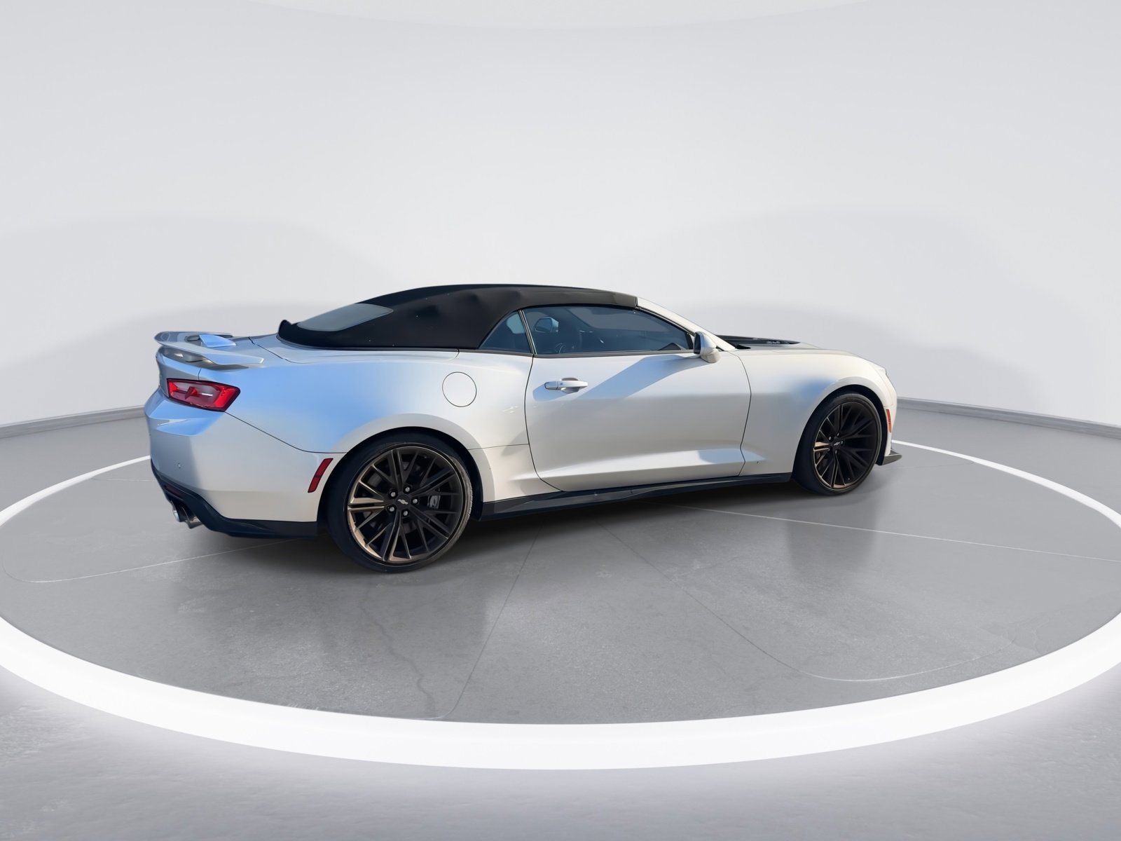 Used 2017 Chevrolet Camaro ZL1 image 9