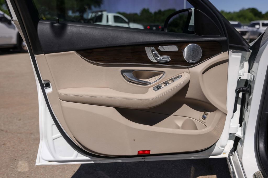 Used 2021 Mercedes-Benz C 300 Sedan image 23