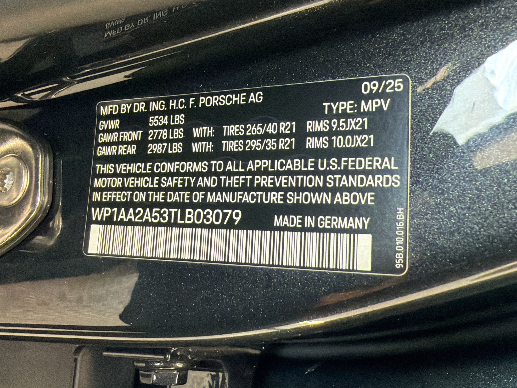 Used 2026 Porsche Macan AWD/4WD image 24
