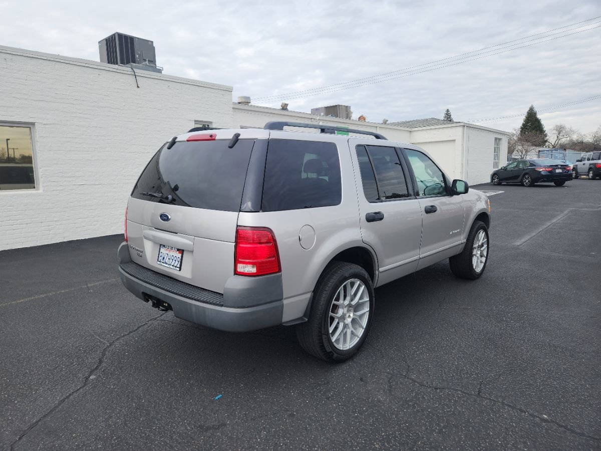 Used 2002 Ford Explorer XLS image 5