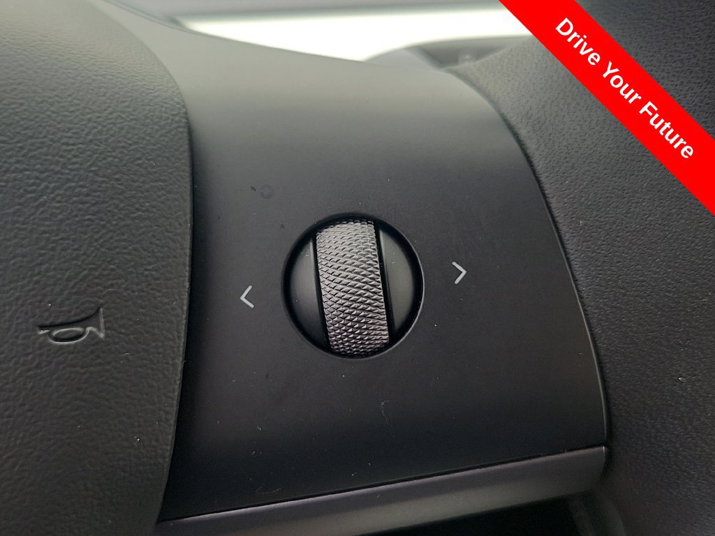 Used 2022 Tesla Model Y Long Range AWD/4WD image 6