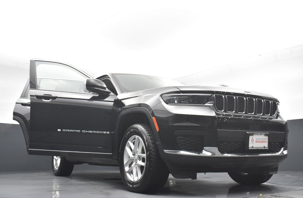 Used 2022 Jeep Grand Cherokee L Laredo w/ Luxury Tech Group I AWD/4WD image 34