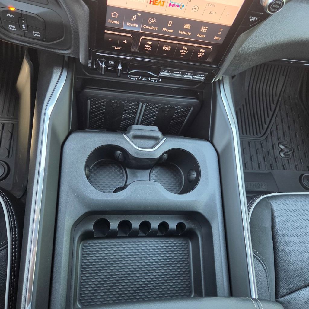 New 2026 RAM 3500 Laramie AWD/4WD image 21