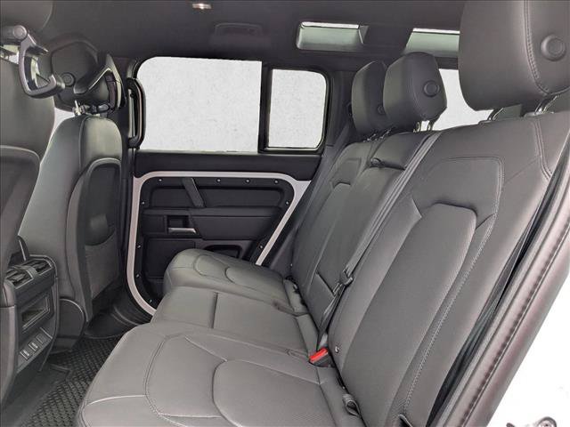 New 2026 Land Rover Defender 110 X-Dynamic SE AWD/4WD image 16