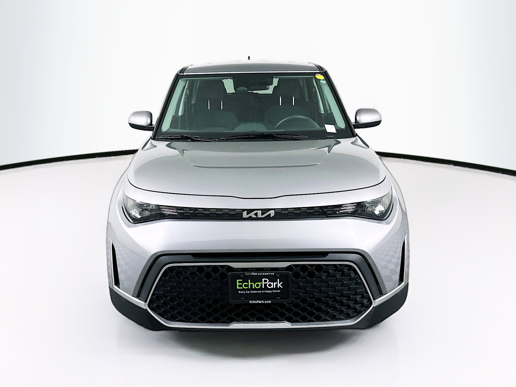 Used 2025 Kia Soul LX w/ LX Technology Package FWD image 2