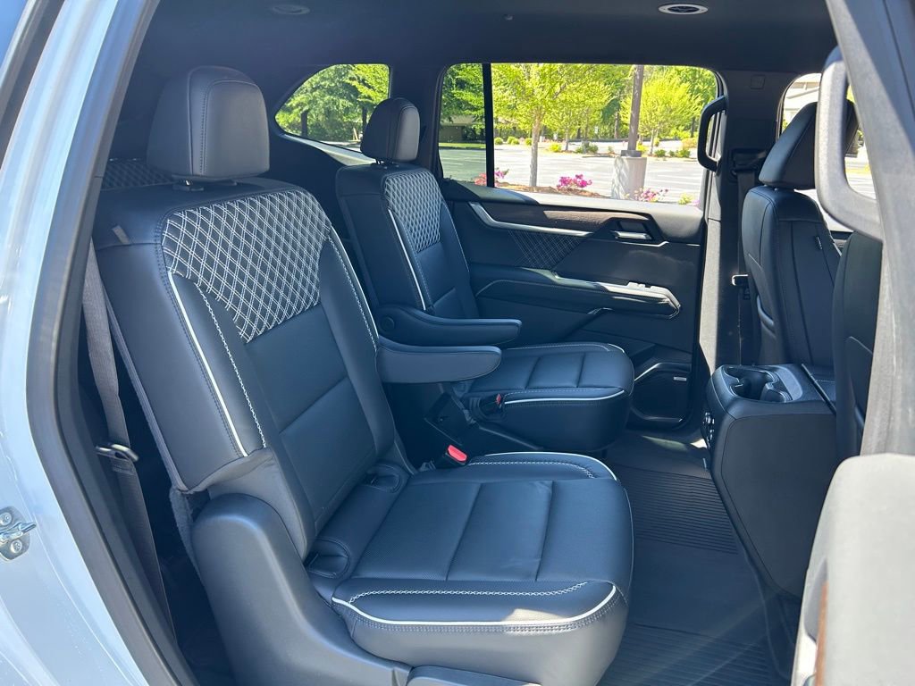 Used 2025 GMC Acadia Denali image 46