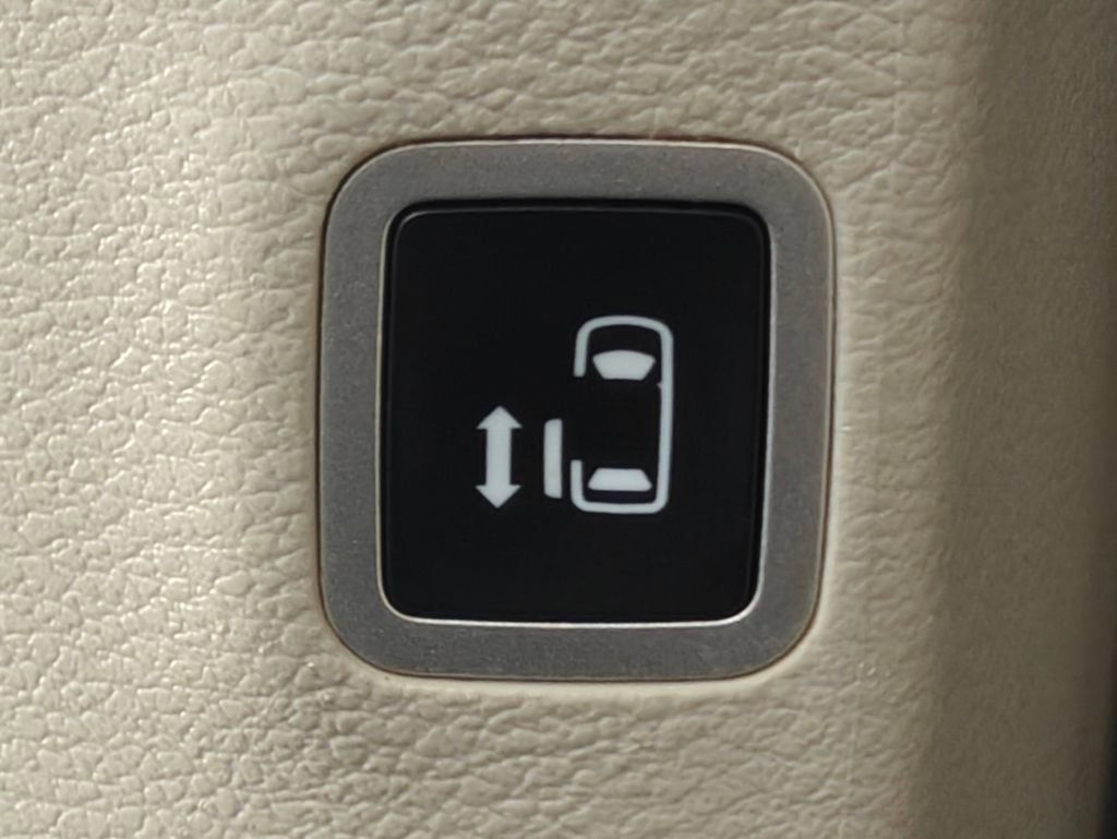 Used 2021 Chrysler Pacifica Touring-L image 62