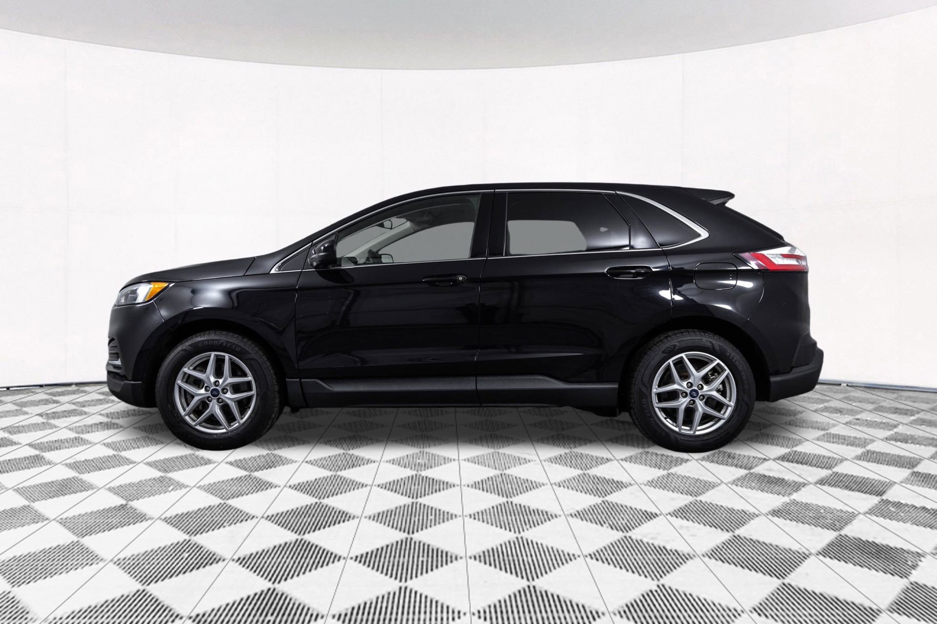 Used 2022 Ford Edge SEL AWD/4WD image 14