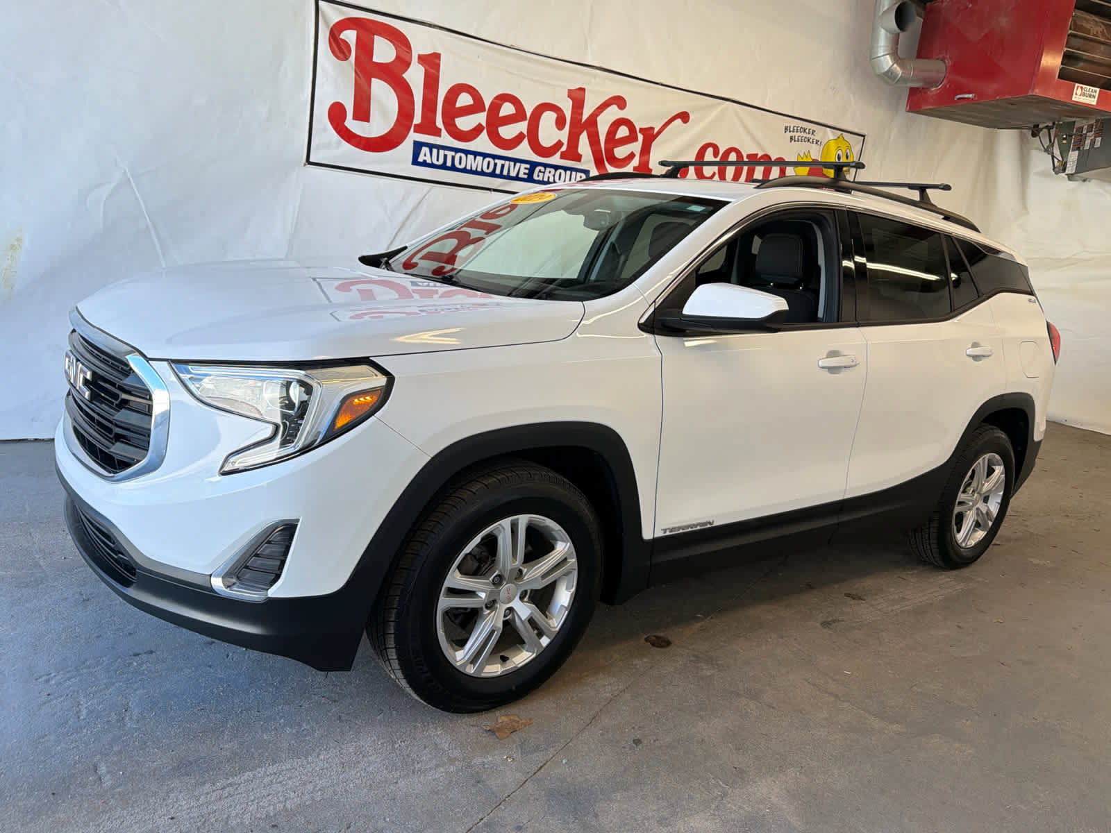 Used 2019 GMC Terrain SLE w/ Driver Convenience Package FWD image 2