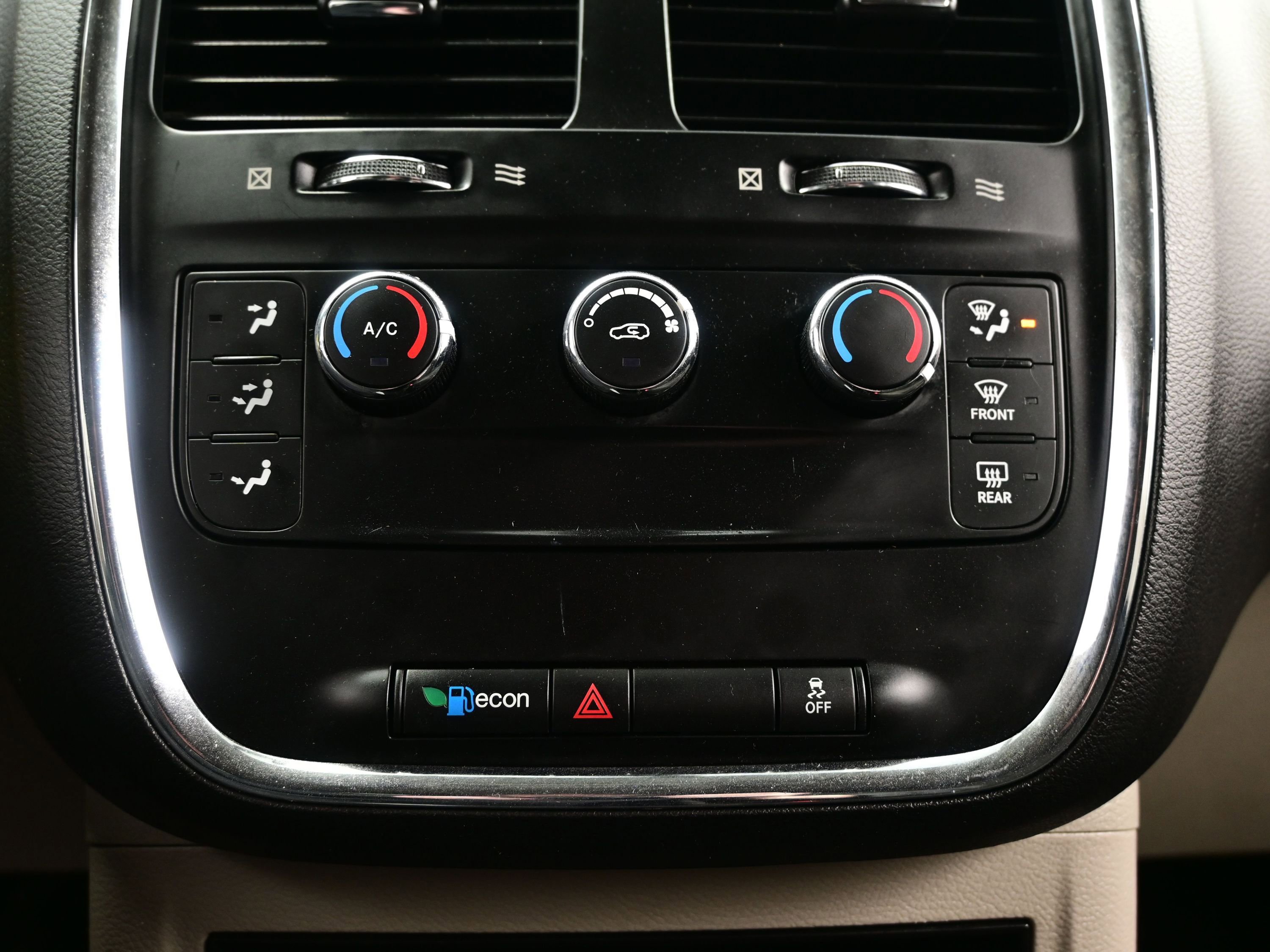 Used 2016 Dodge Grand Caravan American Value Package image 18