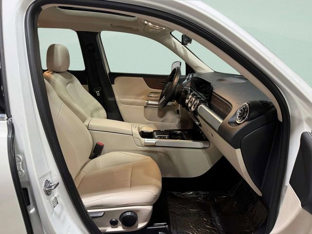 Used 2022 Mercedes-Benz GLB 250 4MATIC w/ Premium Package Lite image 27