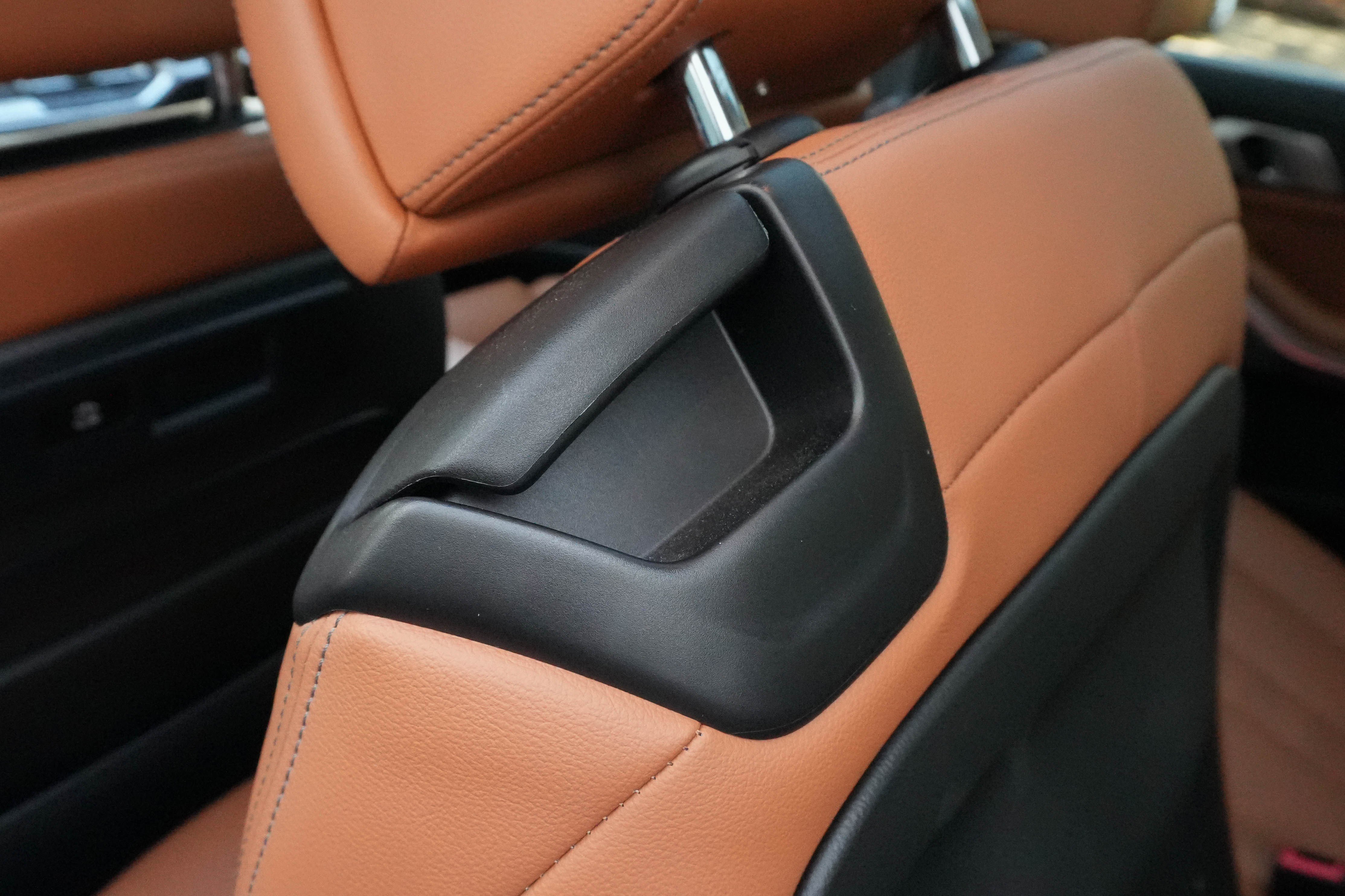 Used 2020 BMW X7 xDrive40i w/ Cold Weather Package image 39