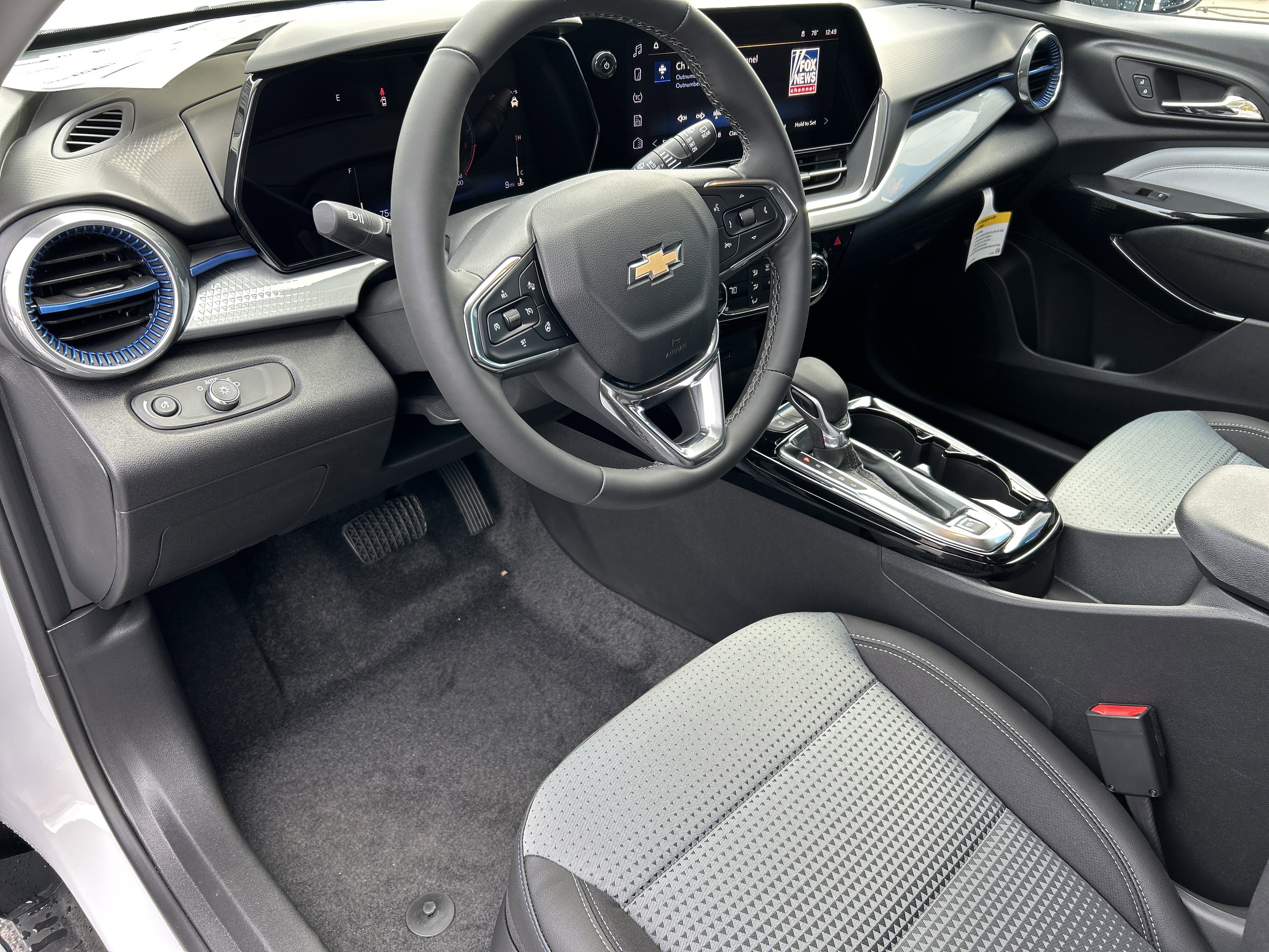 New 2025 Chevrolet Trax LT w/ Driver Confidence Package image 19