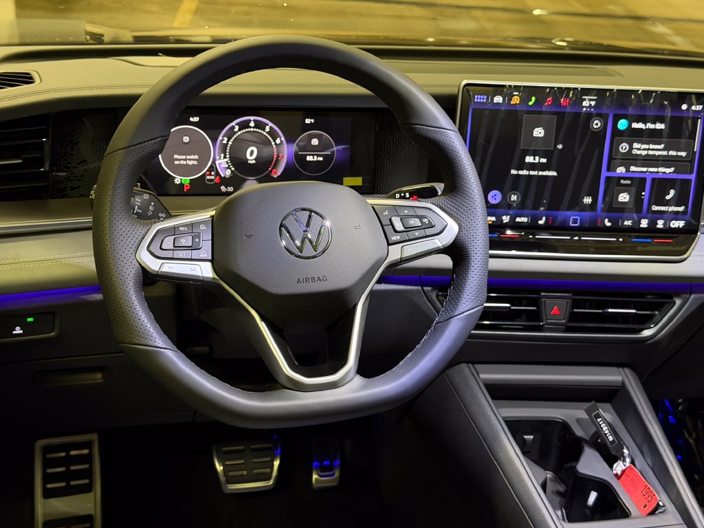 New 2026 Volkswagen Tiguan SE R-Line AWD/4WD image 14