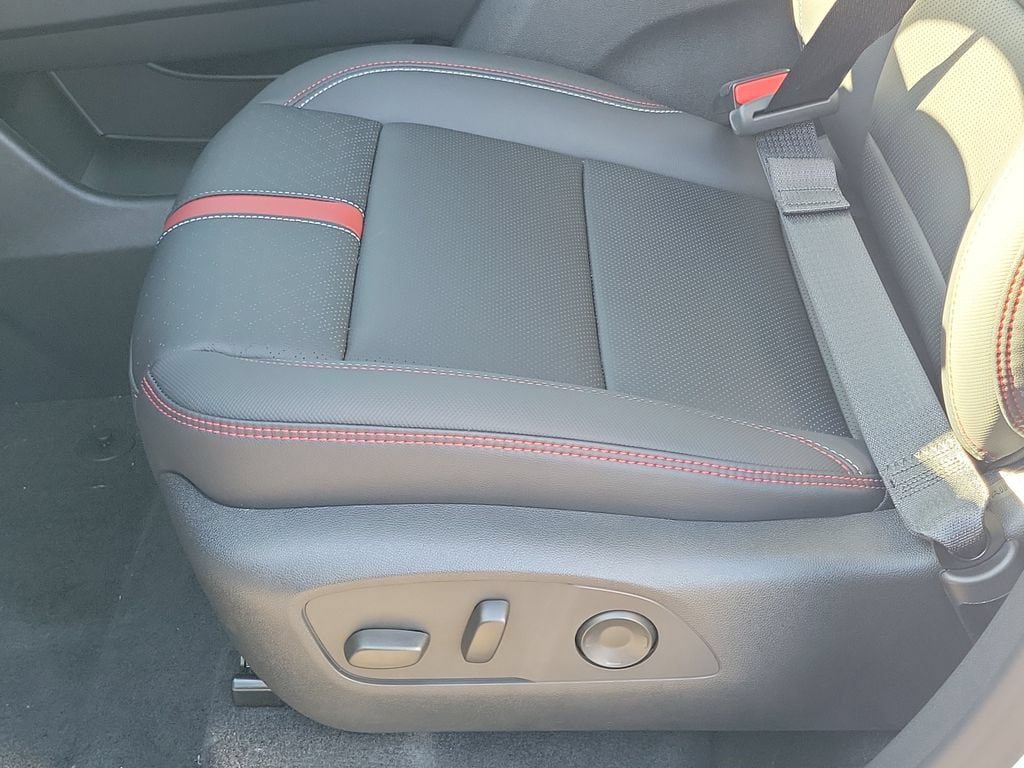 New 2026 Chevrolet Traverse RS w/ LPO, Floor Liner Package AWD/4WD image 16