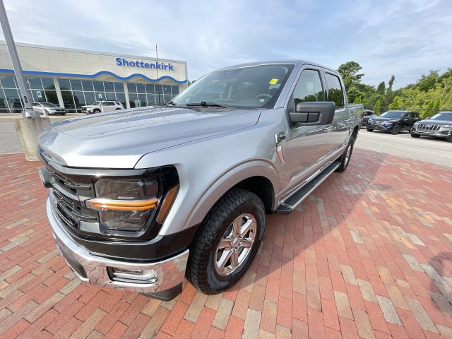 Used 2025 Ford F150 XLT w/ Equipment Group 301A Standard AWD/4WD image 27