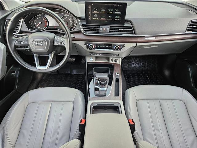 Used 2022 Audi Q5 2.0T Premium w/ Convenience Package image 17