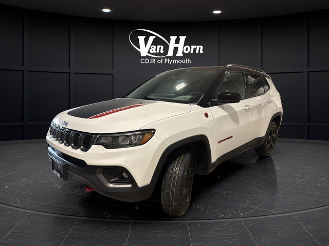 Used 2023 Jeep Compass Trailhawk w/ Sun and Sound Group AWD/4WD image 3