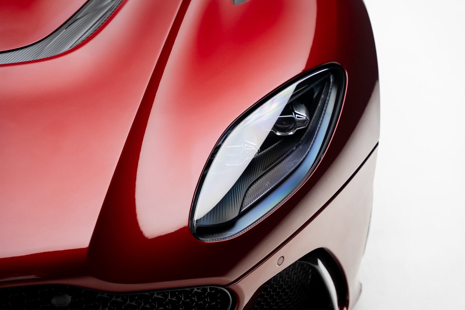 Used 2023 Aston Martin DBS Coupe image 10