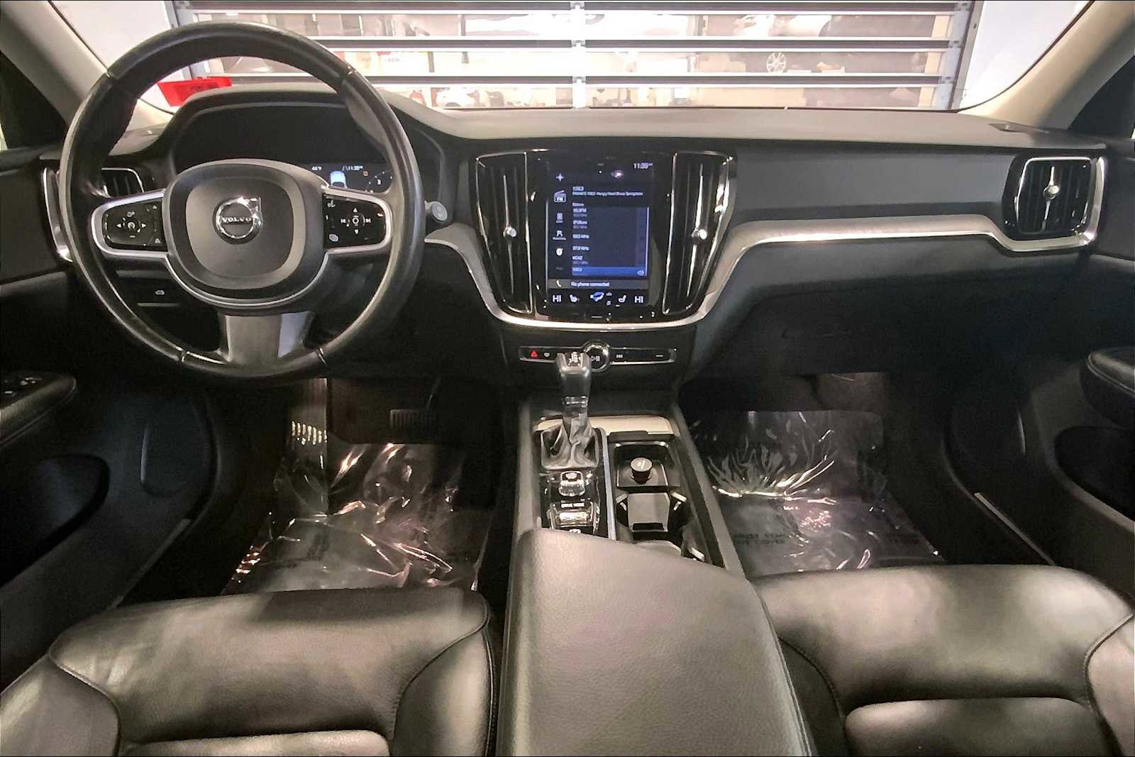 Used 2021 Volvo V60 T5 Cross Country image 15