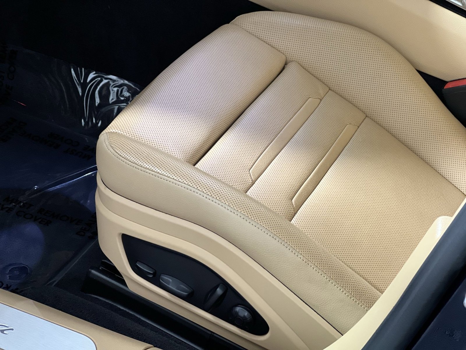 Used 2022 Porsche Panamera 4 image 14