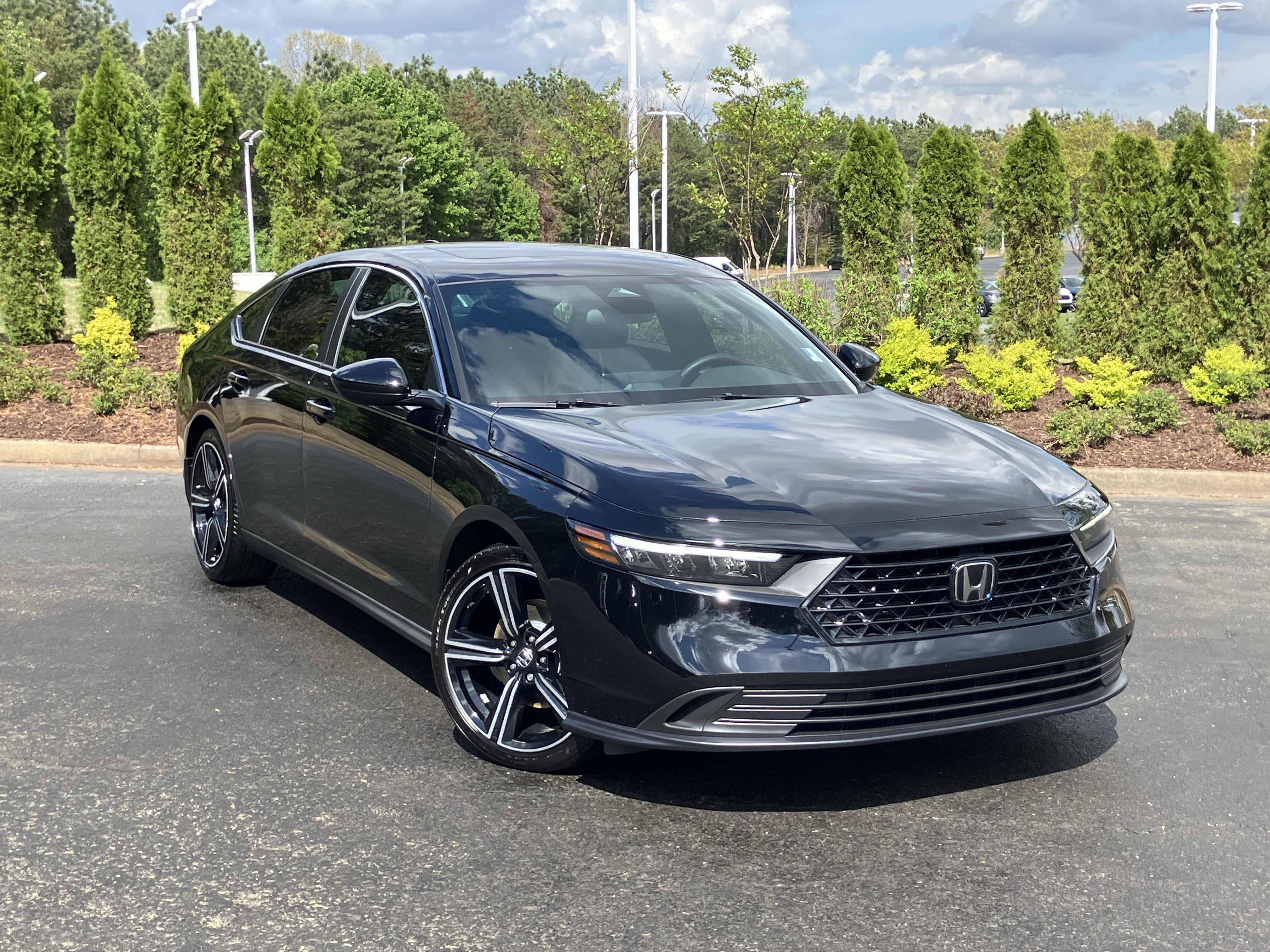 Used 2025 Honda Accord Sport image 2
