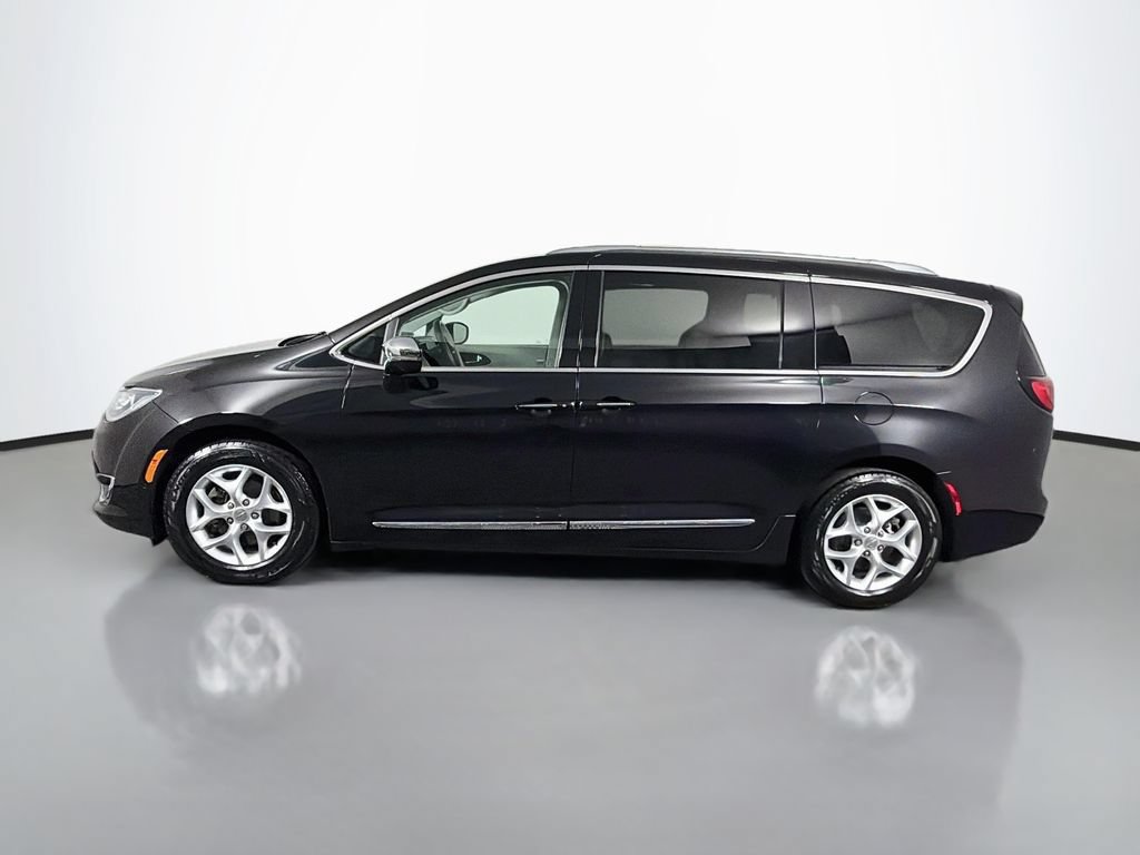 Used 2020 Chrysler Pacifica Limited w/ Advanced Safetytec Group FWD image 4
