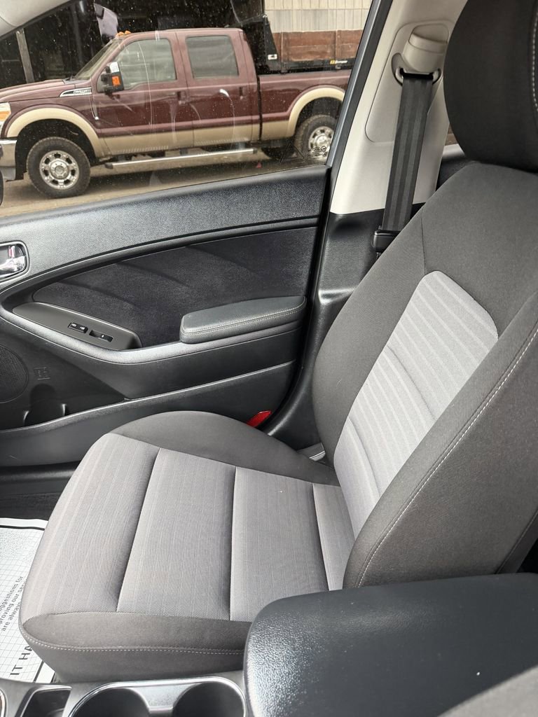 Used 2018 Kia Forte S FWD image 10