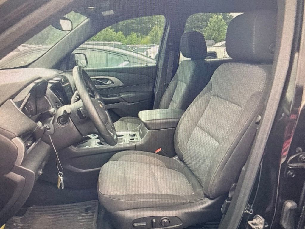 Used 2023 Chevrolet Traverse LT FWD image 5