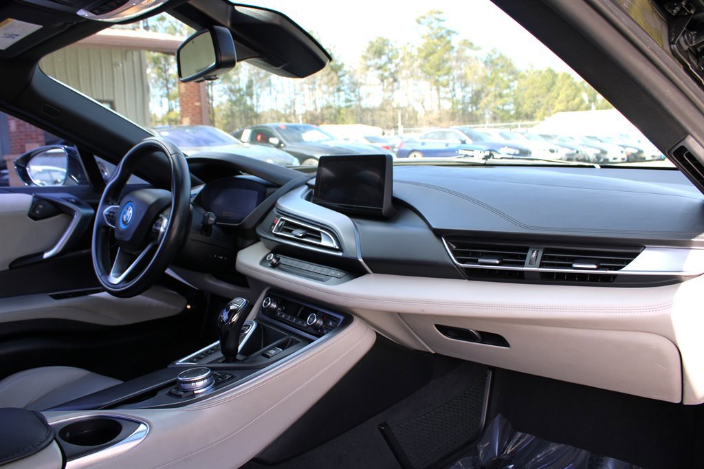 Used 2015 BMW i8 image 18