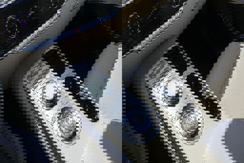 Used 2023 Genesis GV70 2.5T w/ Advanced Package image 16