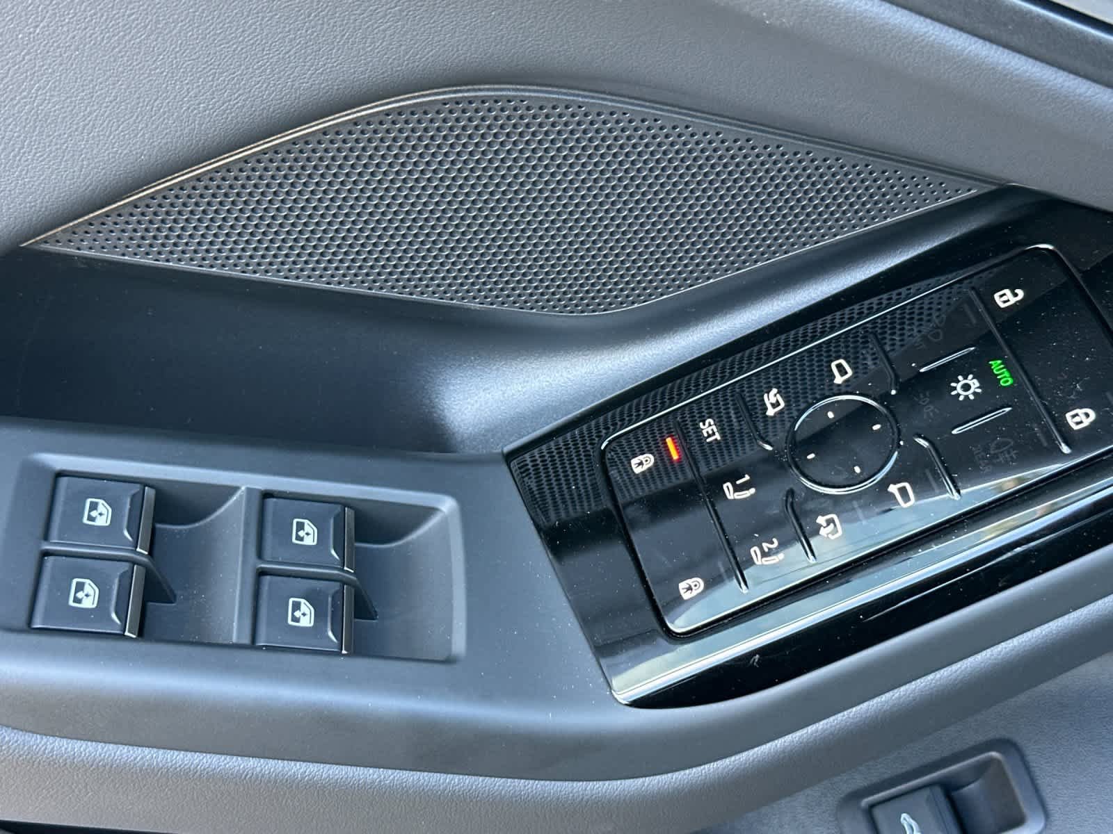 New 2025 Audi A6 e-tron Premium RWD image 13