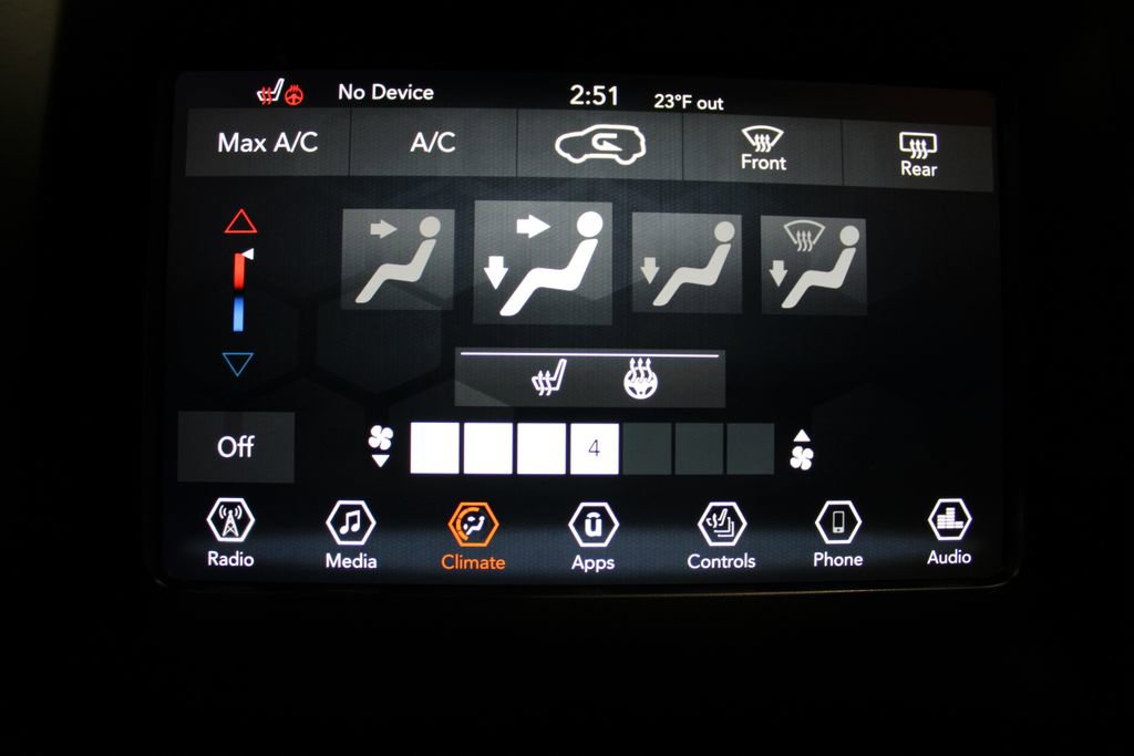 Used 2021 Jeep Cherokee Latitude Plus image 15