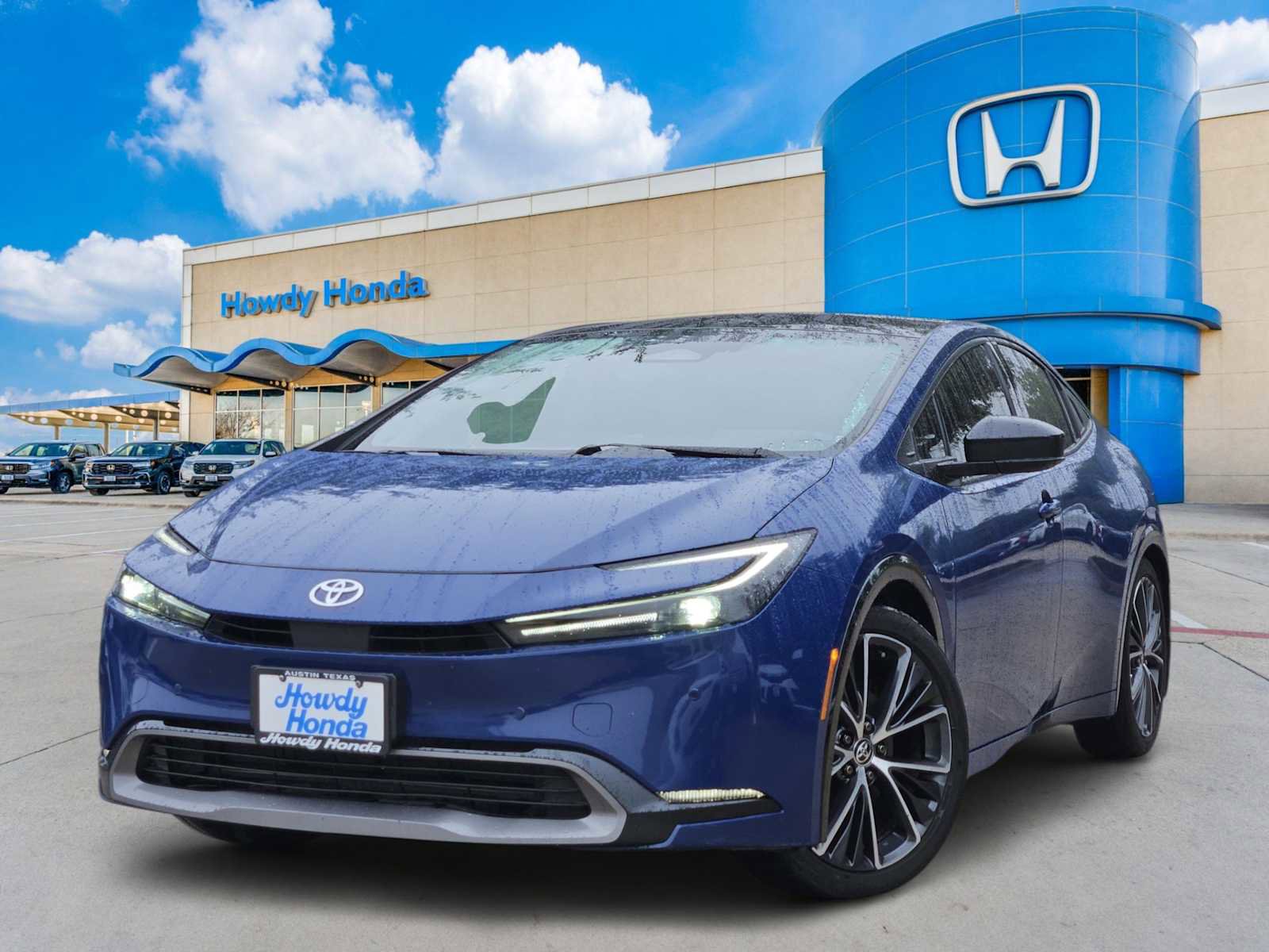 Used 2024 Toyota Prius XLE image 1