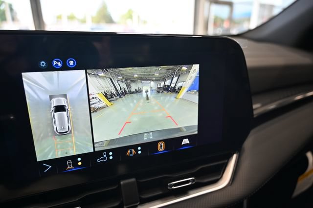 New 2027 Chevrolet Equinox LT w/ Convenience Package II FWD image 16