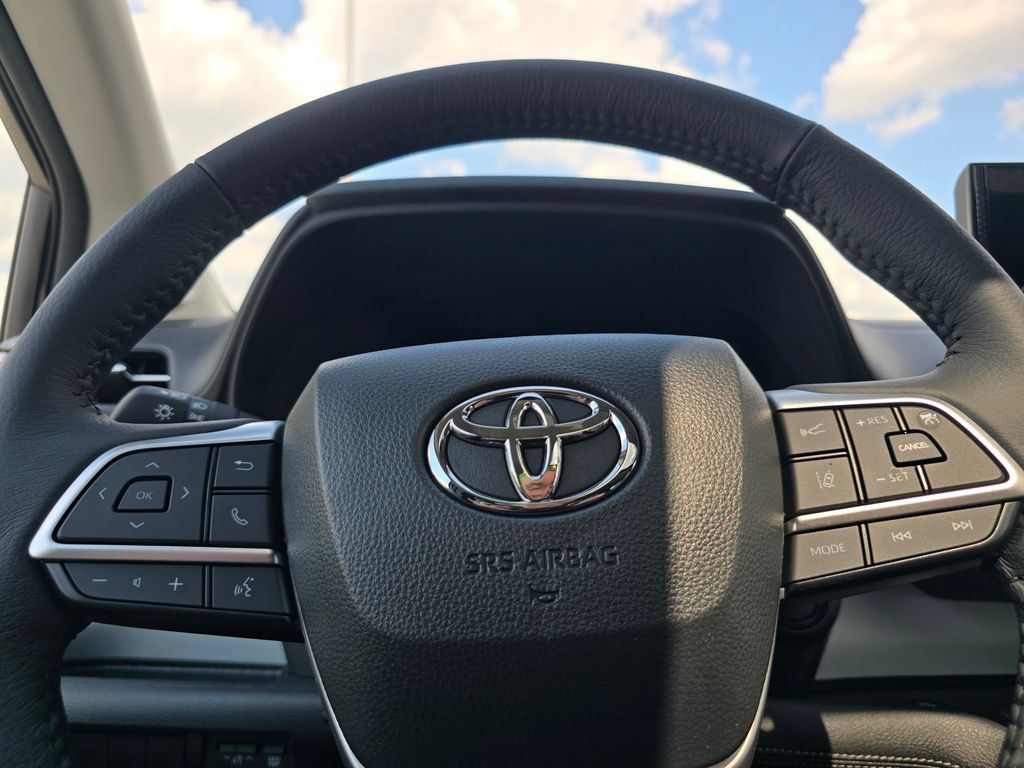 New 2026 Toyota Sienna XLE FWD image 26