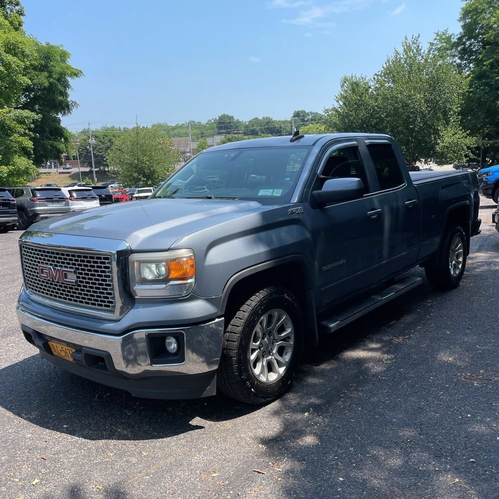 Used 2015 GMC Sierra 1500 SLE w/ SLE Value Package AWD/4WD image 3