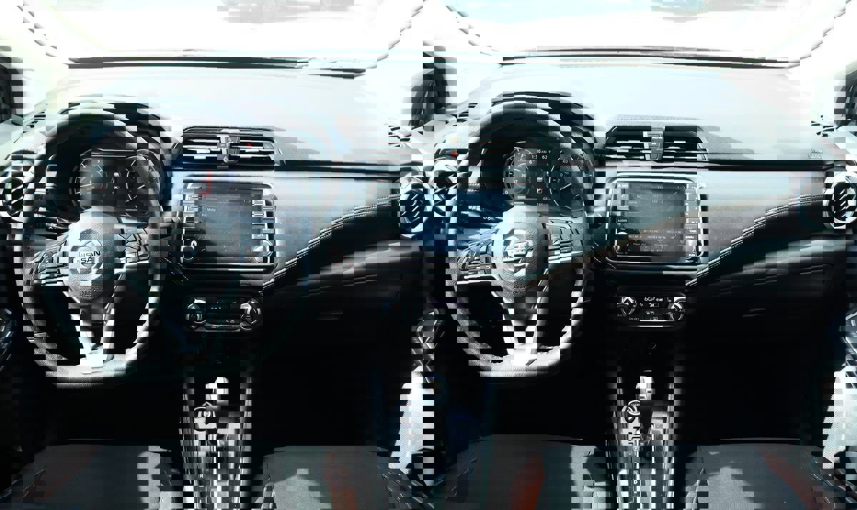 Used 2020 Nissan Versa SR w/ Electronics Package image 32