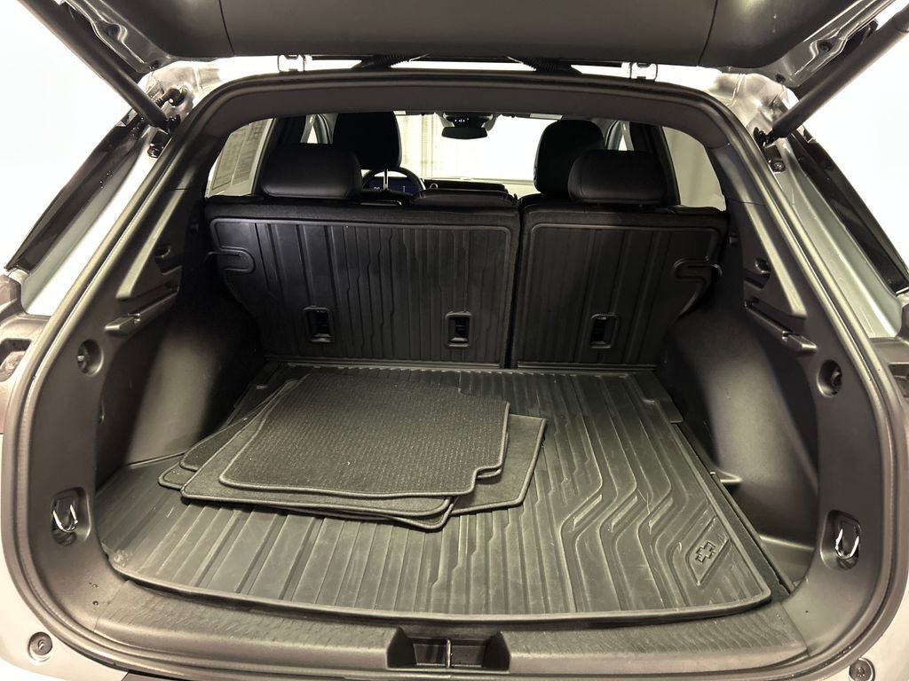 Used 2024 Chevrolet Equinox EV LT image 23